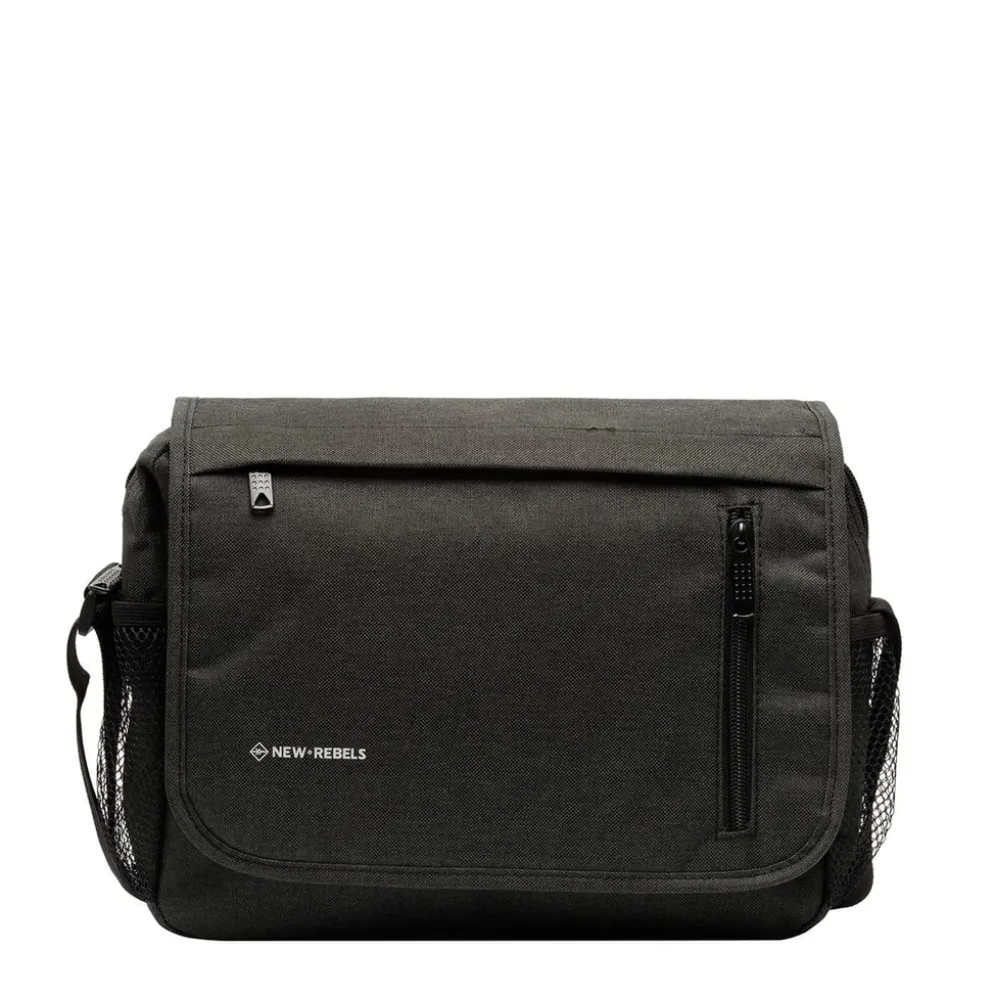 New Rebels ® Heaven25 - Medium Schoudertas A5 - Crossbodytas met flap - Zwart