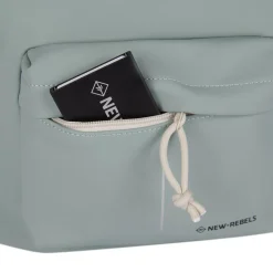 New Rebels Backham Springfield  Salie Groen 16L Rugzak Waterafstotend Laptop 14