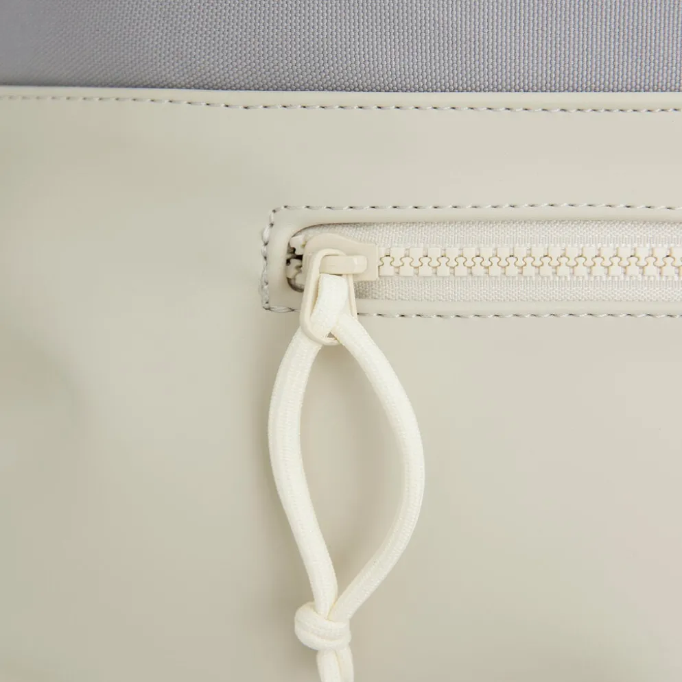 New Rebels Ferron New York Rolltop Rugzak 16L – Rolltop Werktas / Schooltas Laptop Rugtas Beige