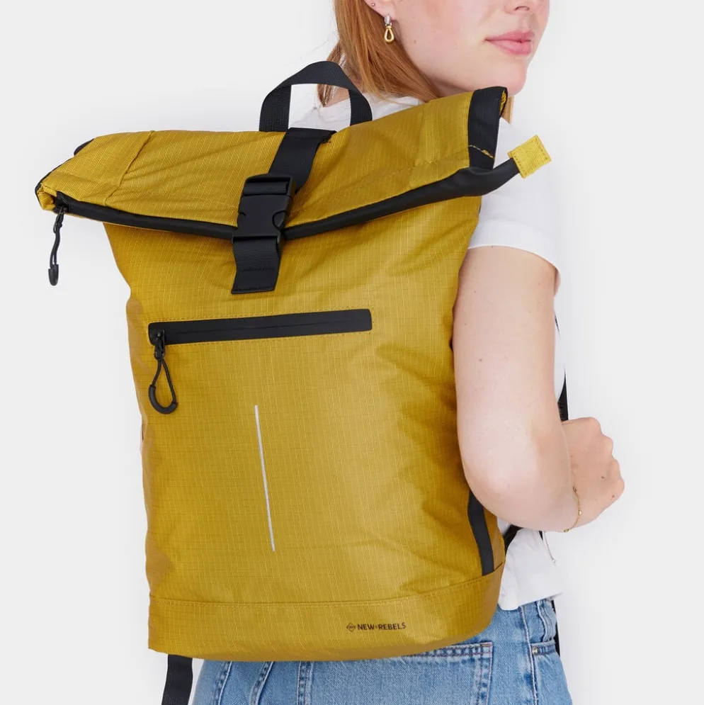 New Rebels Hugo New York 17L Waterdichte Rolltop Rugtas Occur Geel