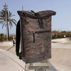New Rebels Mart New York Camouflage Groen 21L Rugtas Rolltop Waterafstotend Laptop 15.6