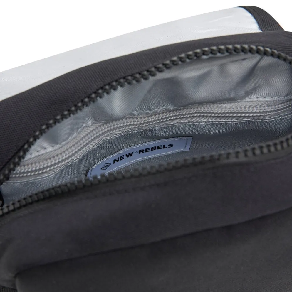 New Rebels Valor Cincinnati Flapover Black – Waterbestendige Schoudertas – 2.9 L
