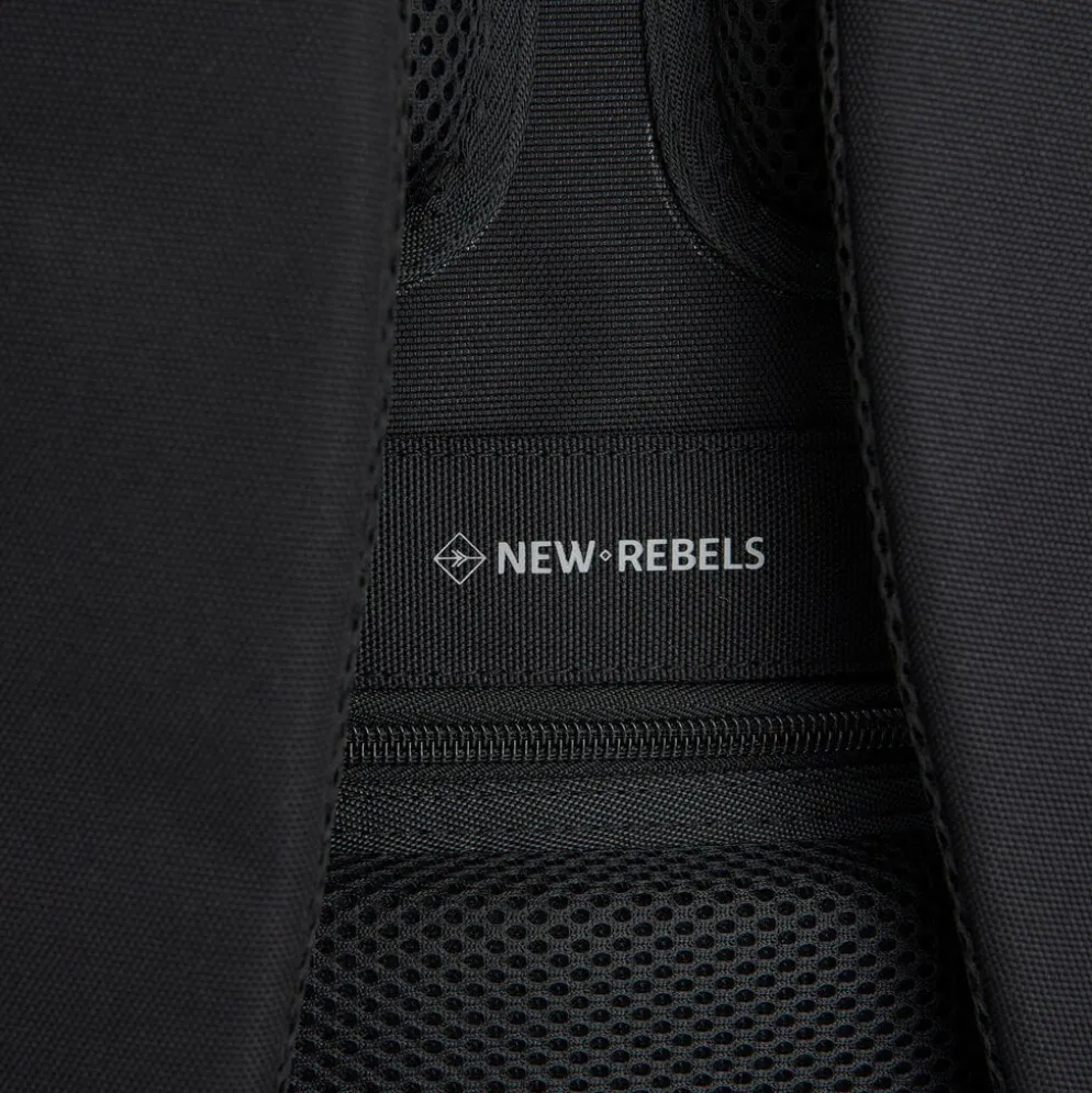 New Rebels Valor Cranston Backpack – Comfortabele Waterafstotende Rugtas – 19L - Zwart