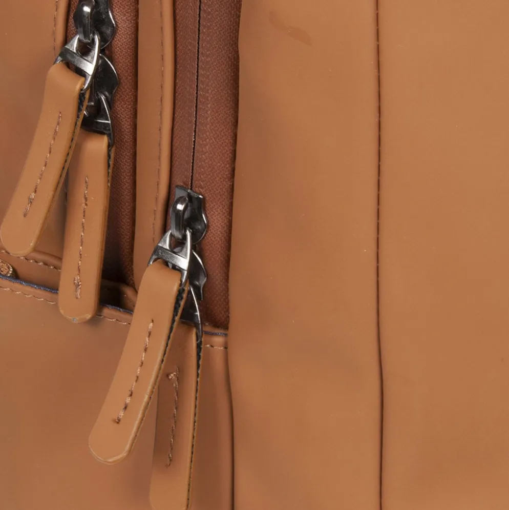 New Rebels William Milwaukee Cognac 18L Rugzak Waterafstotend Laptop 15.6"