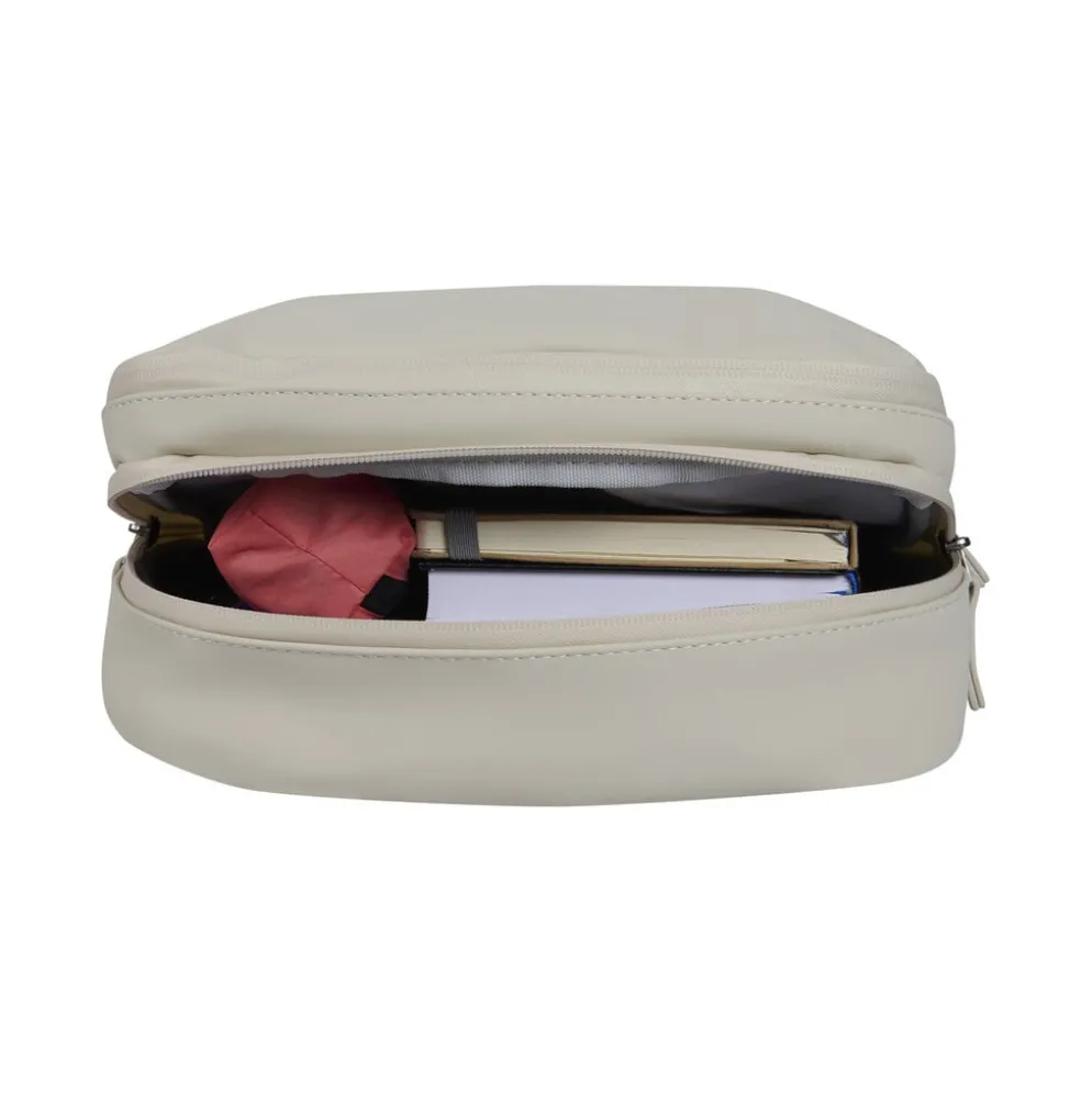 New Rebels William Milwaukee 18 L Laptoprugzak – Waterafstotend PU, Geschikt voor 15,6″ Laptop – Beige