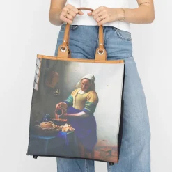 Piace Molto Arts Melkmeisje Shopper – Nylon Boodschappentas met Print – 39x18x43 cm – Leren Handvat – Stevig & Ruim – 100% Nylon